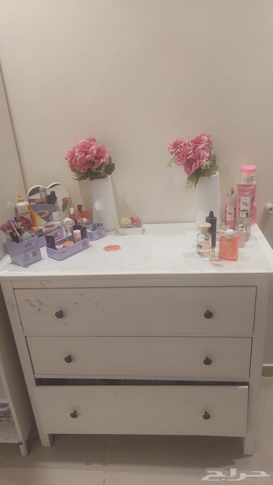 Chest with bed, mattress, and dresser64569481533314112