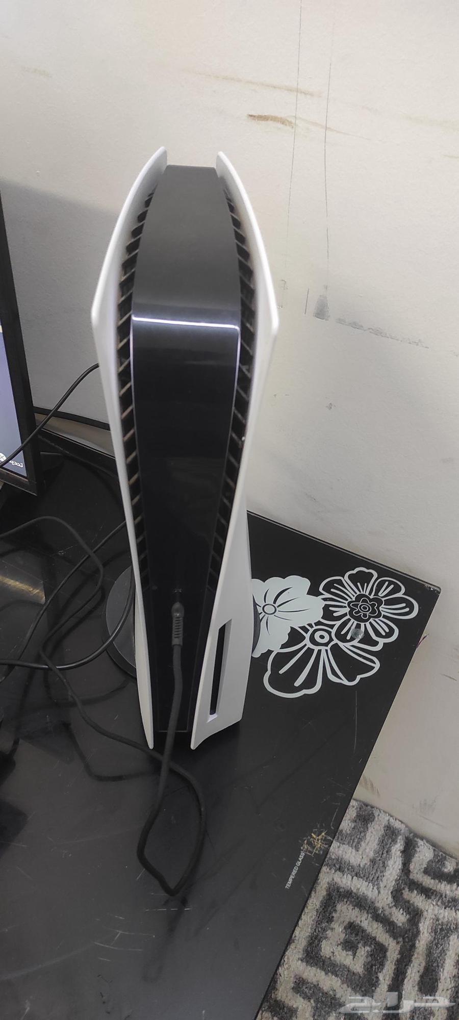 بلايستيشن 5 بحالة ممتازة لا يشكو من شى64578339967746110