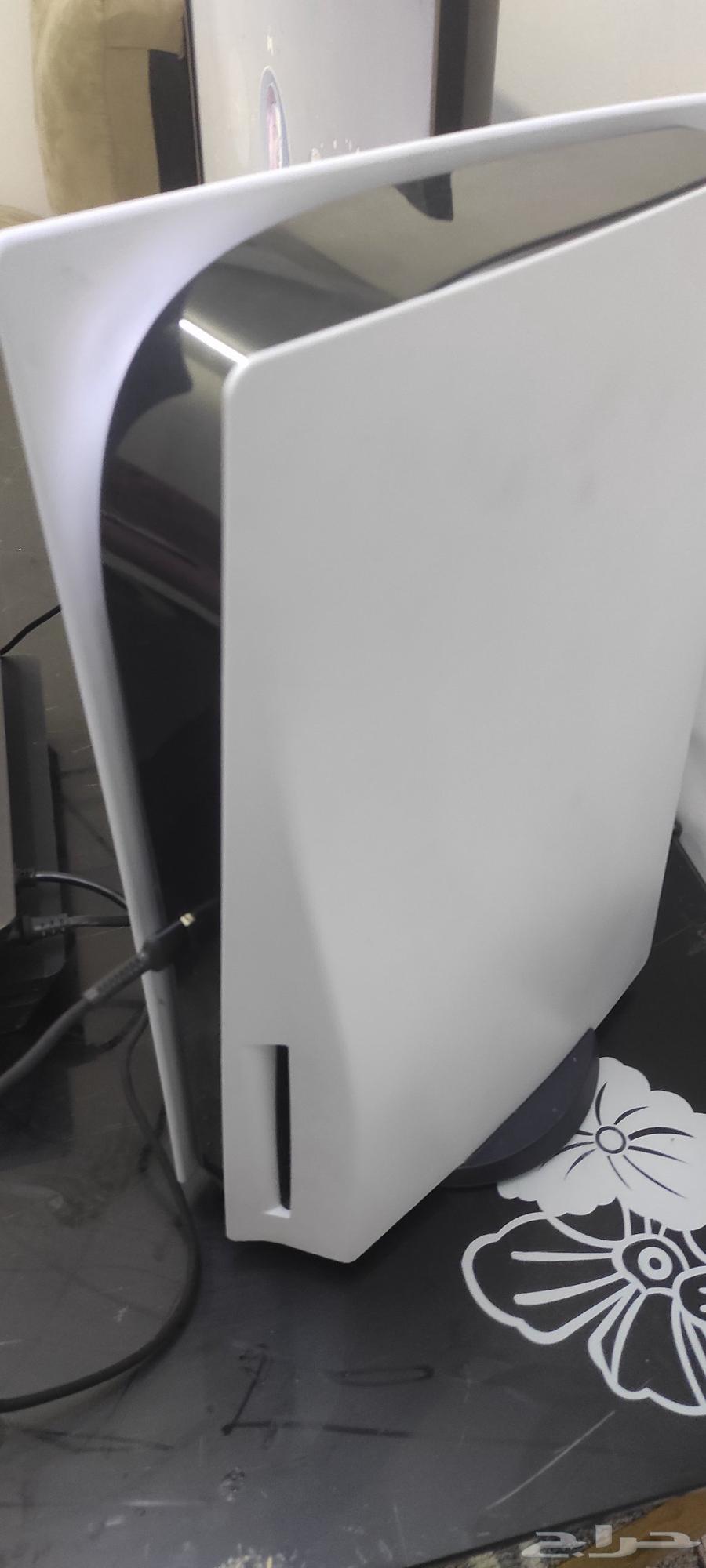 بلايستيشن 5 بحالة ممتازة لا يشكو من شى64578339967746111