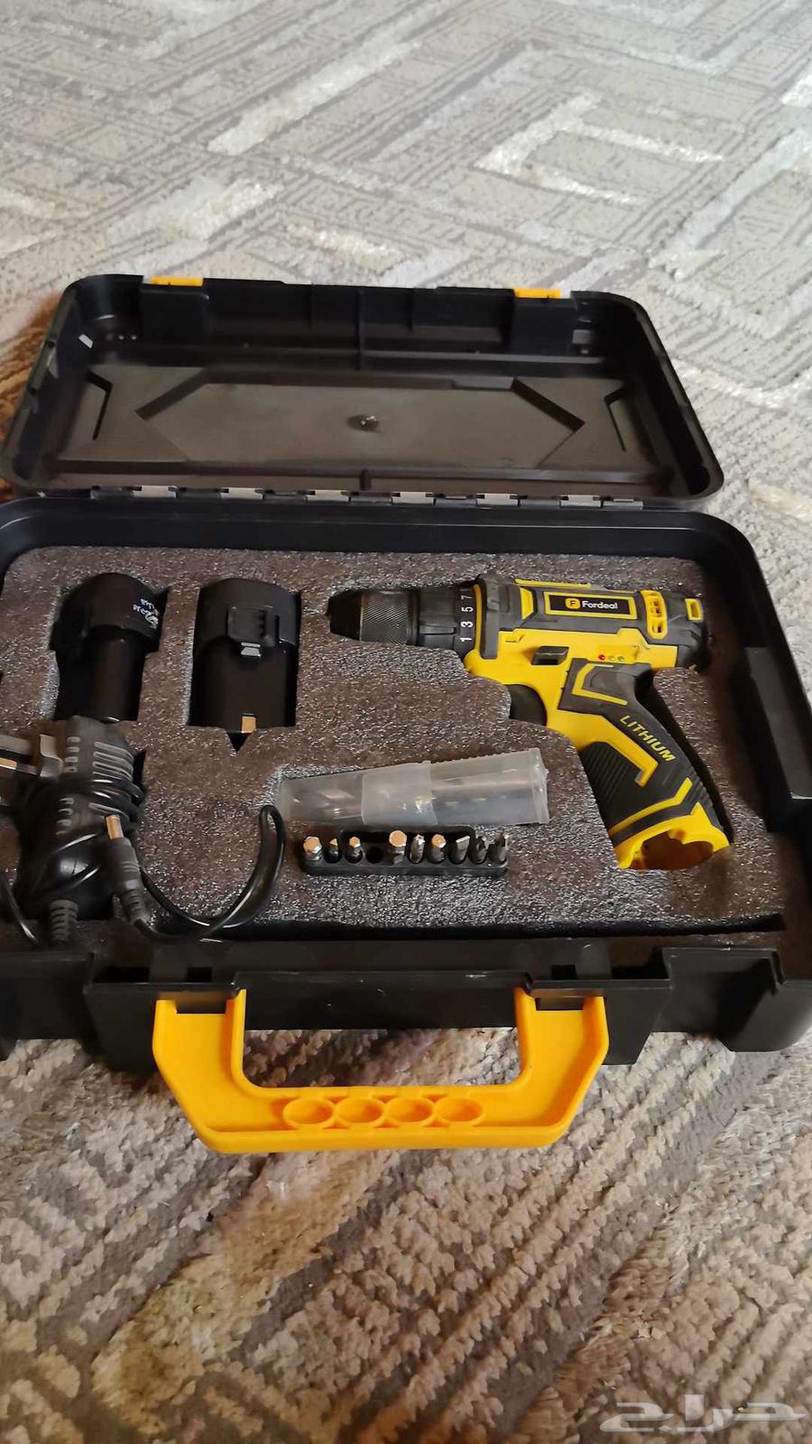 دريل للبيع شبه جديد معه كل اغراضه64579060174338110