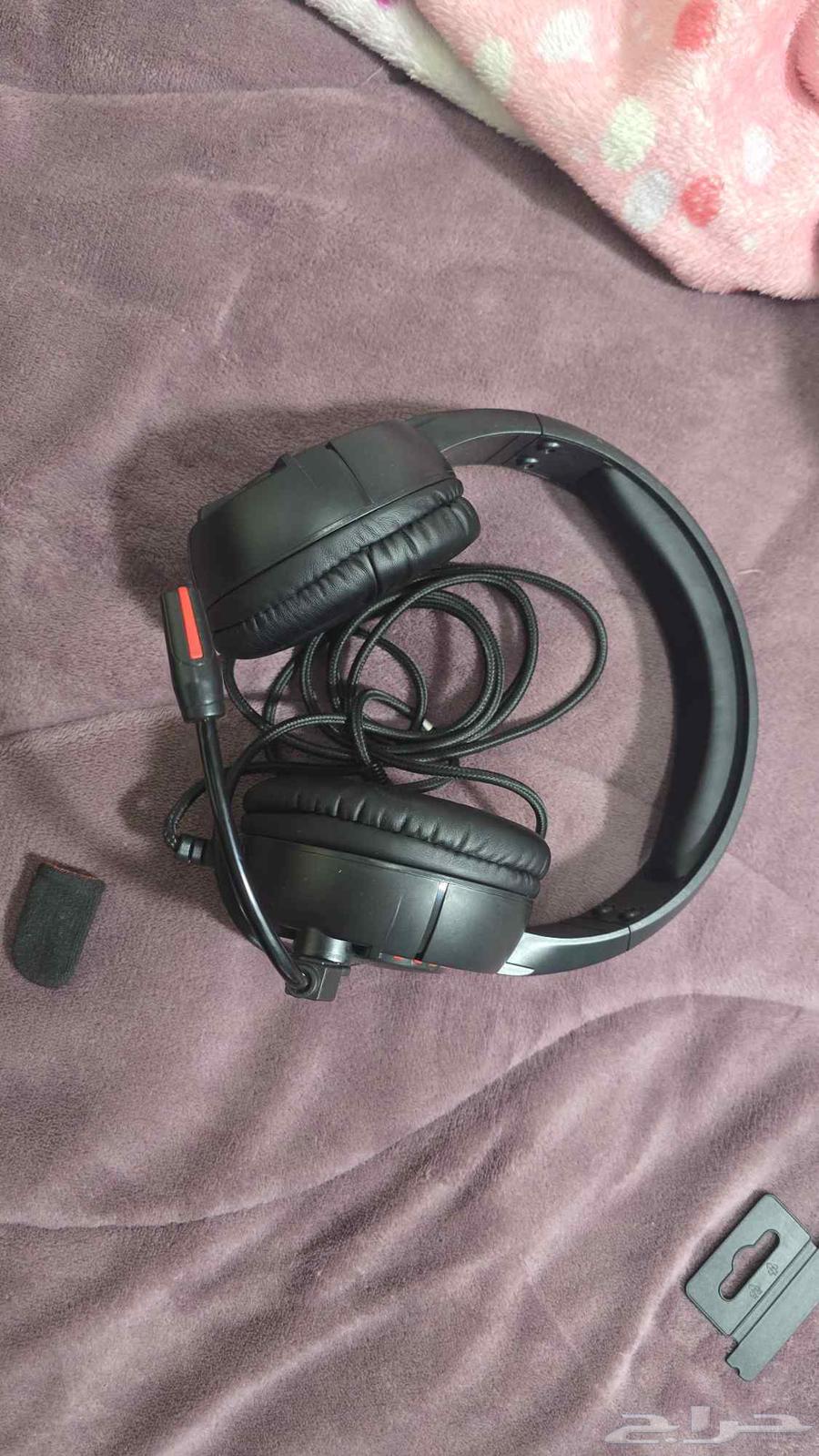 للبيع سماعة تشتغل على الجوال والكمبيوتر صوتها نقي جدا64579623205762111