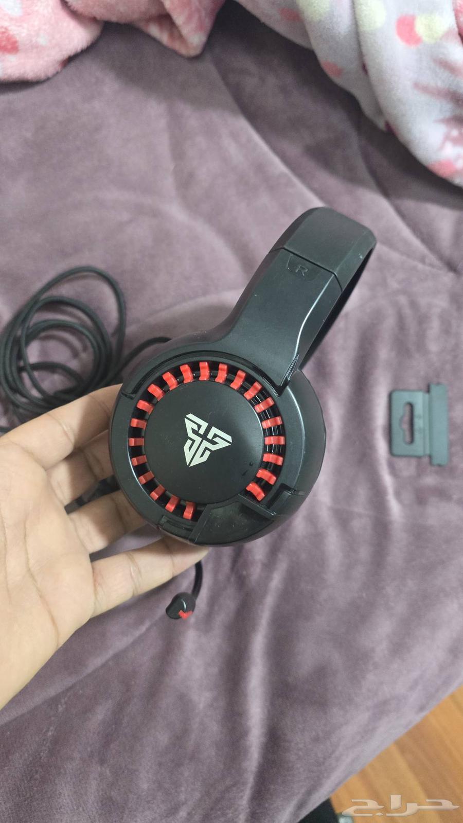 للبيع سماعة تشتغل على الجوال والكمبيوتر صوتها نقي جدا64579623205762110