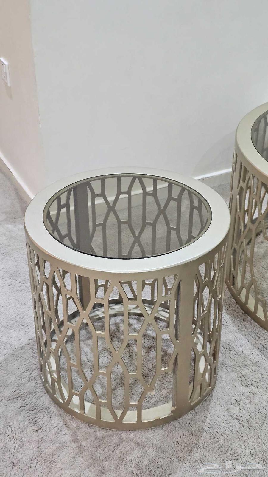 طاولات مستعملة للبيع. ب 200 ريال64578773067906112