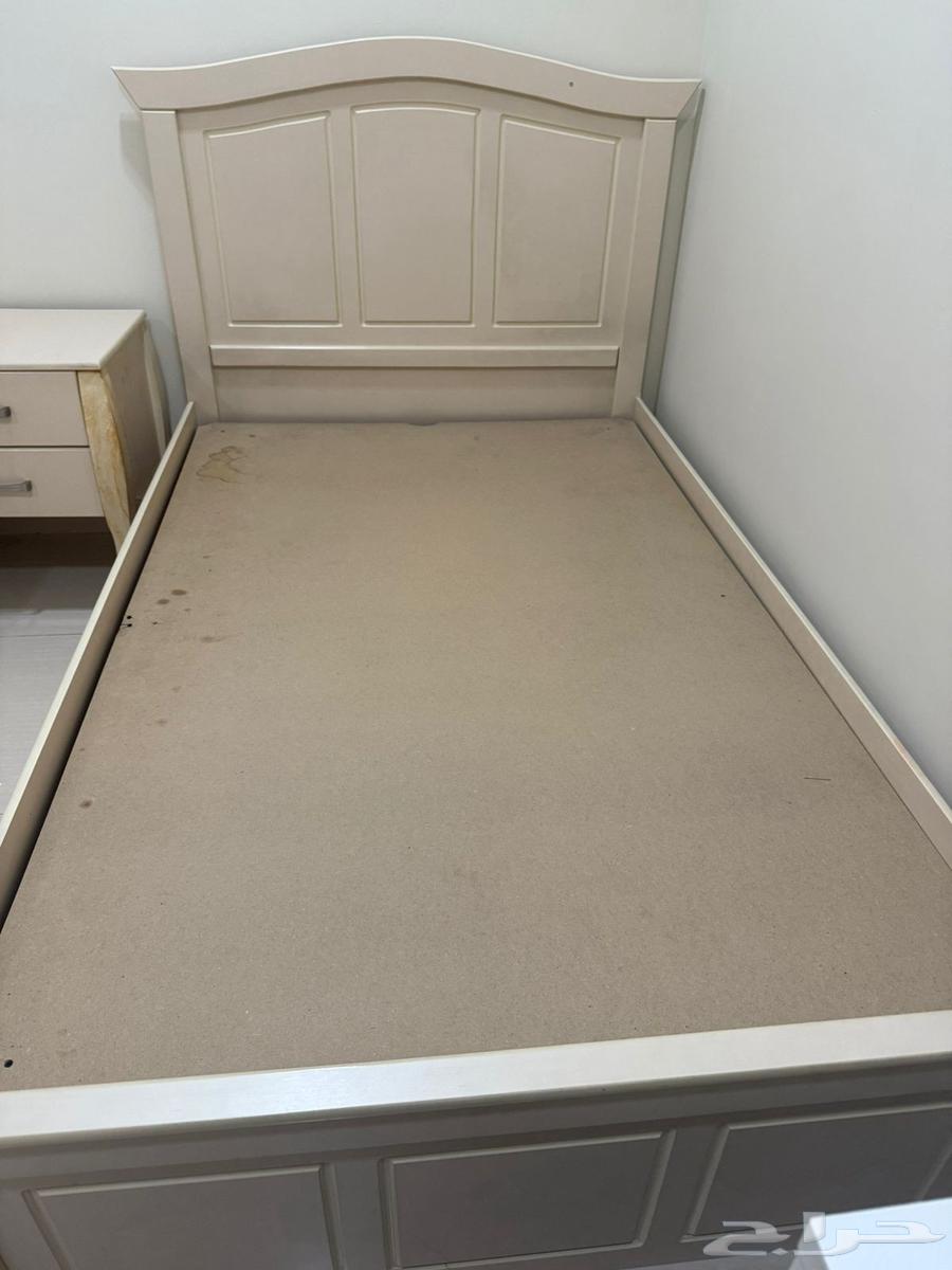 Furniture for sale, room set with two beds, a dressing table and a bedside table64576743110657111