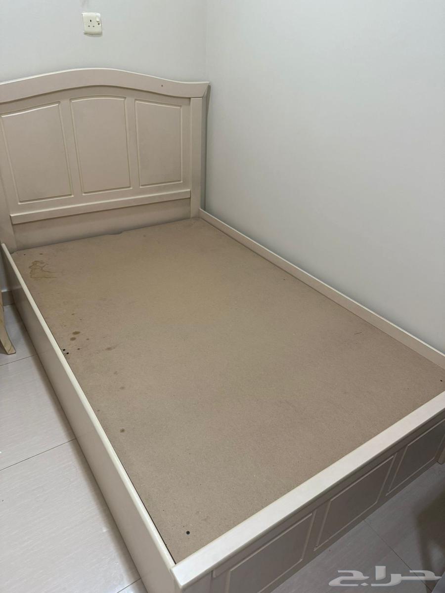 Furniture for sale, room set with two beds, a dressing table and a bedside table64576743110657112