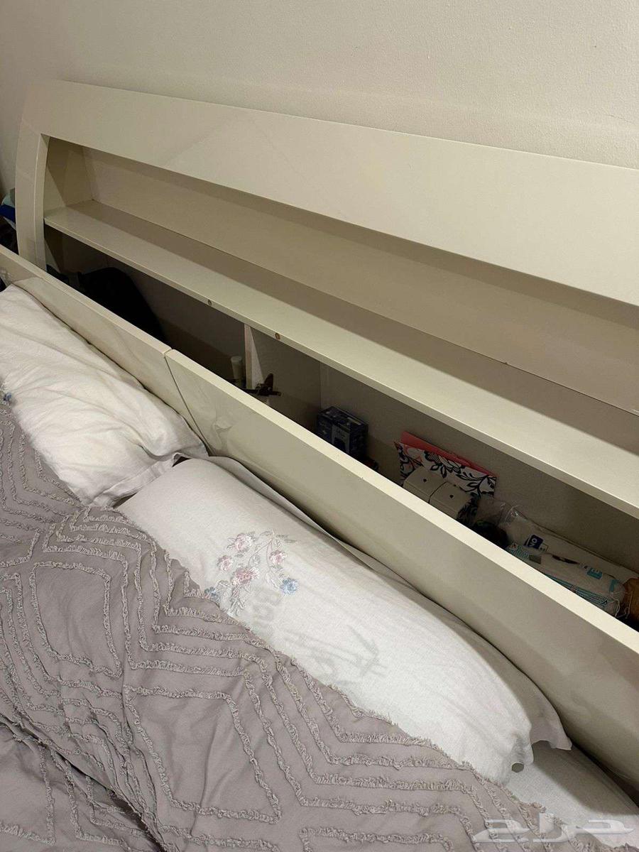 سرير كبير باضاءة خلفيه64574300038017111