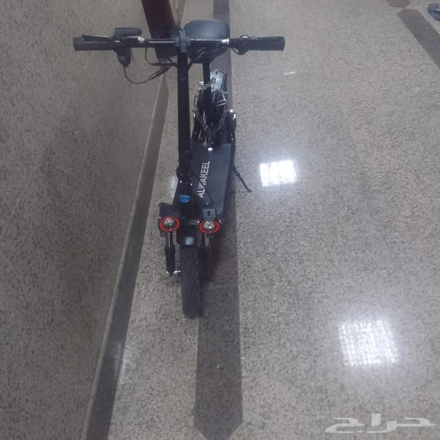 سكوتر للبيع نظيفة جدا لسعر. 900 التواصل64575946055810110