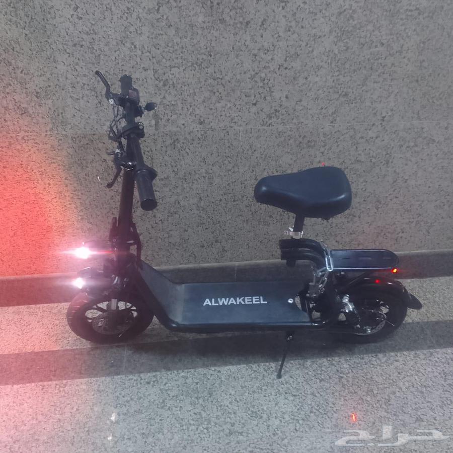 سكوتر للبيع نظيفة جدا لسعر. 900 التواصل64575946055810111