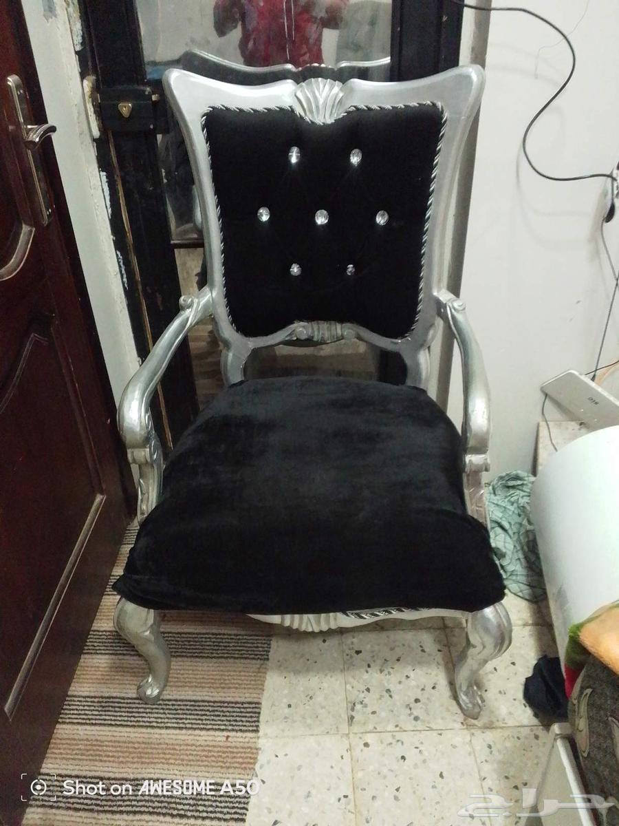 شاشه كبير خربانه مع كرسي ملكي نفر شبه جديد64573193136130111