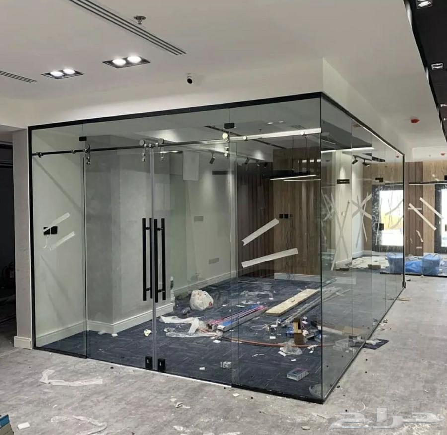 فني تركيب زجاج سكريت وتركيب المكاتب والشاورات64241847346946112