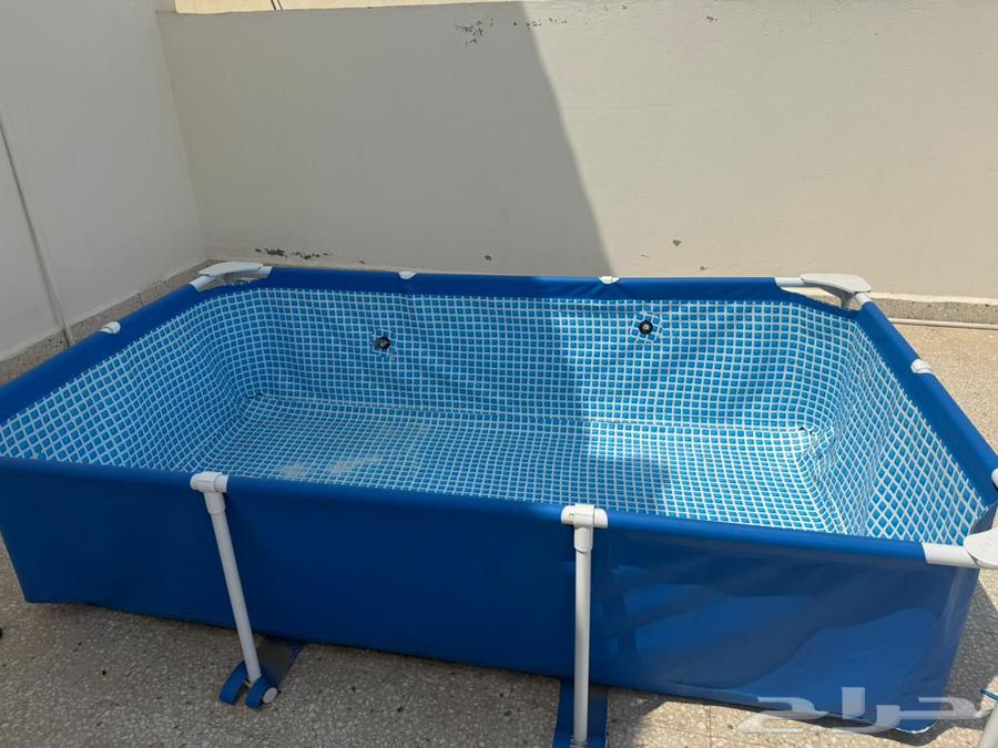 مسبح كبير جدا  400 ريال قابل للتفاوض64574776445699113