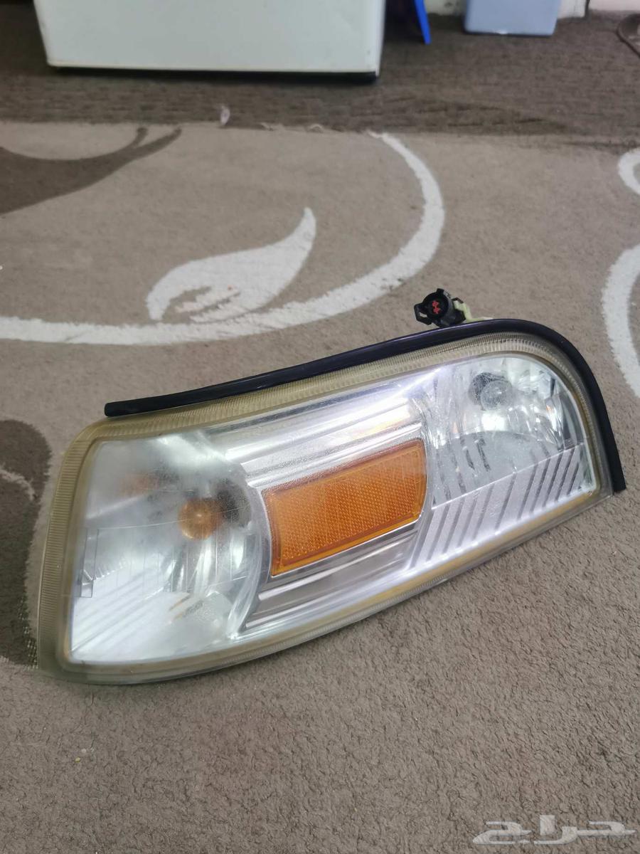 2007 Marquis Parts (Corner) (Emissions Hose) (Air Filter Box) (Leather Patch) (Vacuum Cleaner)64573866873857110