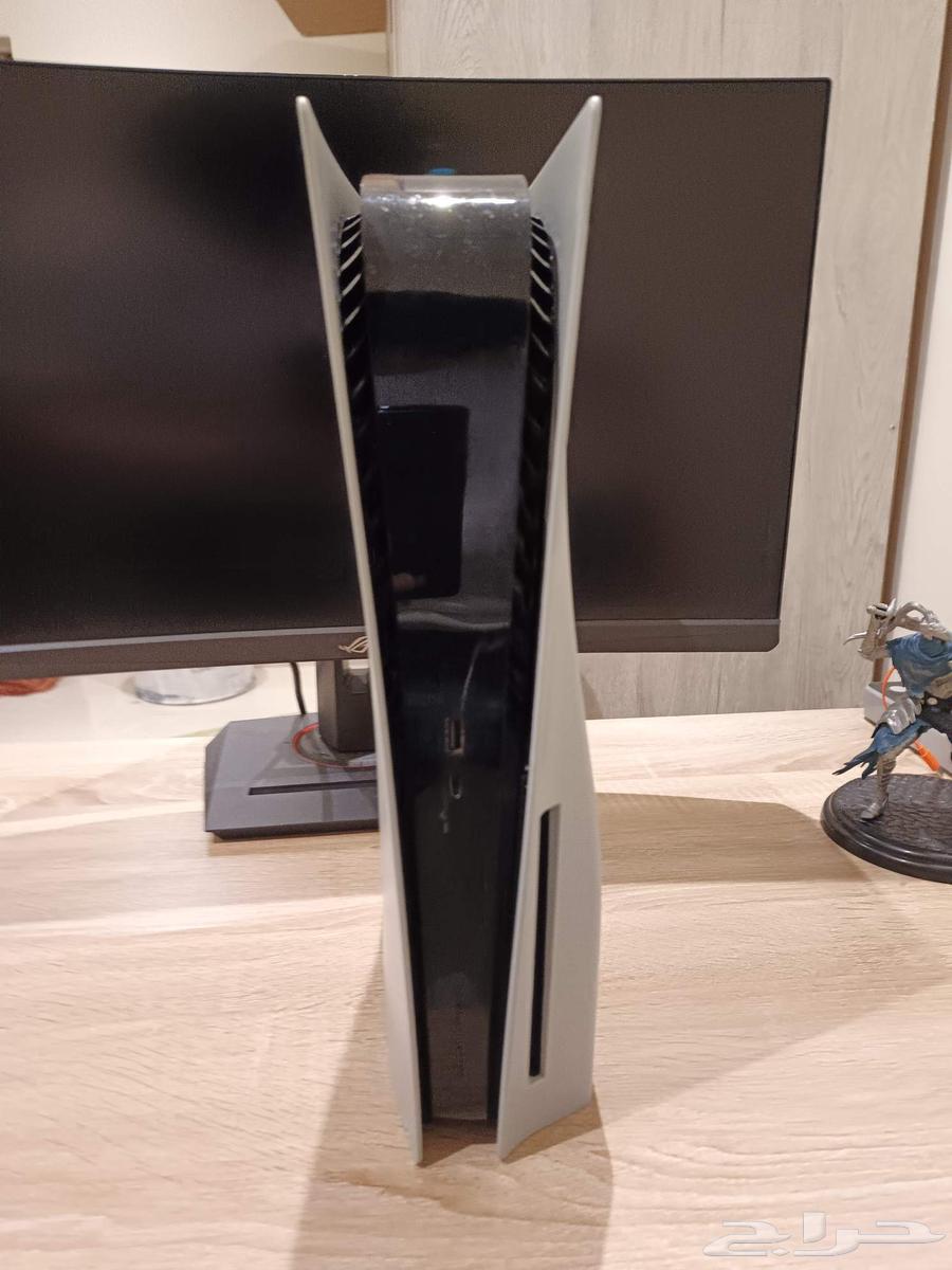 Used PlayStation 5 in excellent condition without any problems with controller64578813796866110