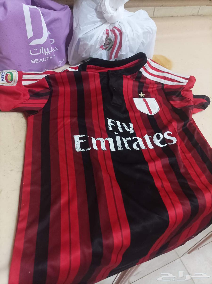 طقم اسي ميلان الإيطالي عام 199864578619173251113