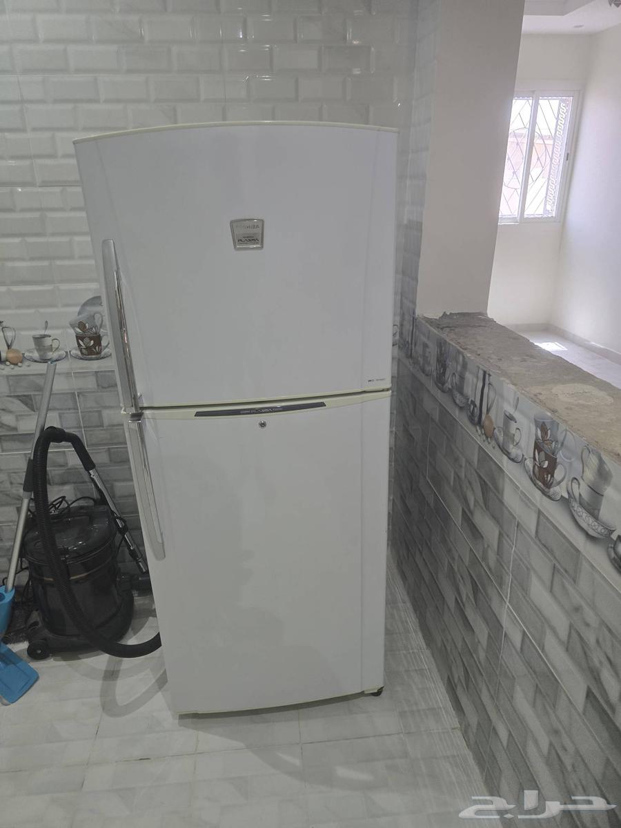 Refrigerator for sale, asking 400 riyals, only the freezer is working64571519670401110