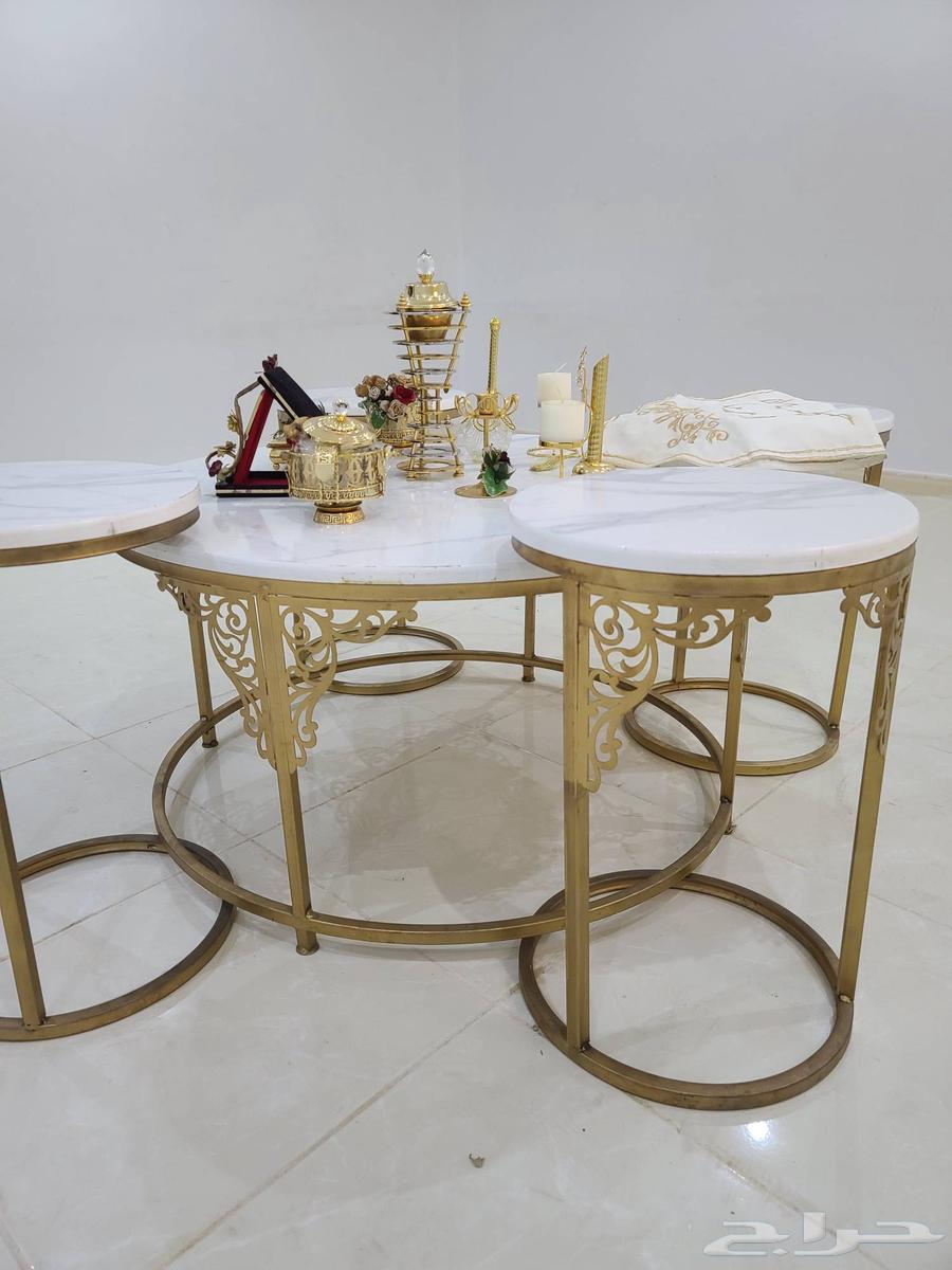 للبيع طقم طاولة مجلس نقشت ليزر واربع طاولات خدمه جديدة فقط ب64575224061057114
