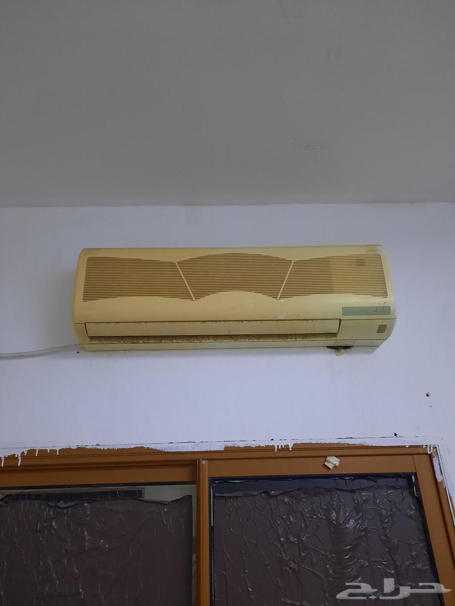 أغراض للبيع غرفة نوم مع مكيف و2 مكنسة64571957848323110