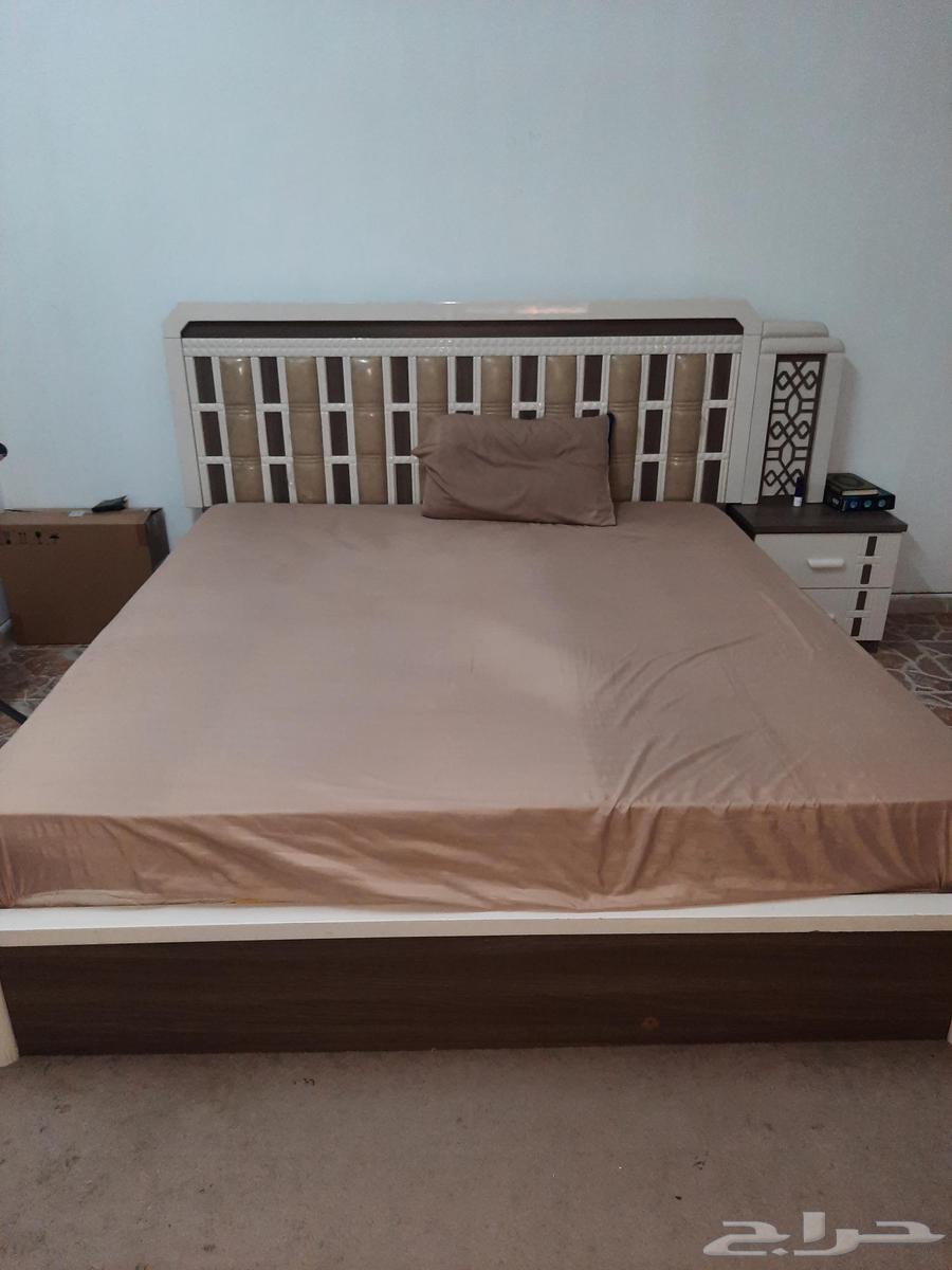 أغراض للبيع غرفة نوم مع مكيف و2 مكنسة64571957848323114