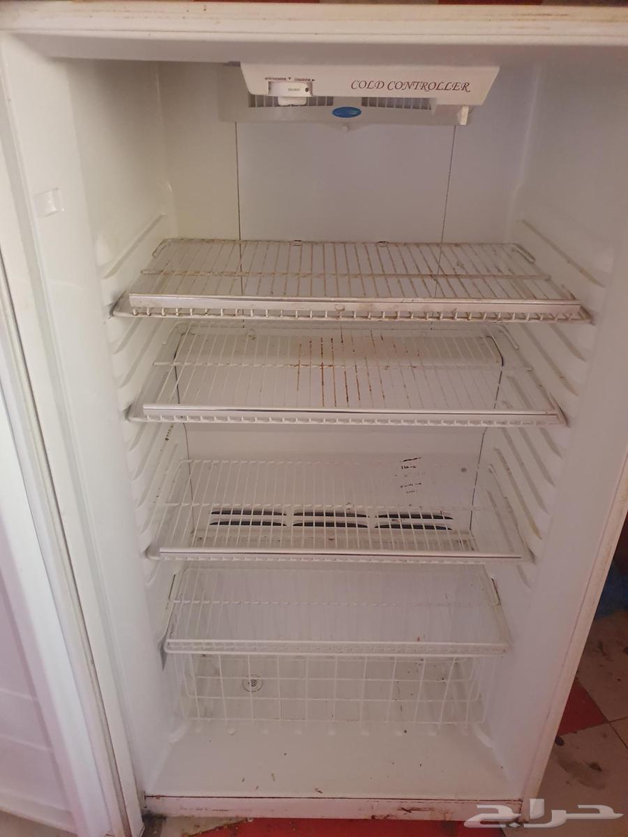 للبيع مستعجل فريزر ومكيف مركزي ومغسلة مع مرايه وباب حديد64573376160259113