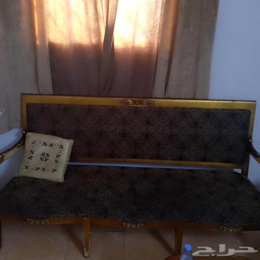 للبيع طقم كنب مع طوله تليفزيون جديده وطوله ثانيه64577064399619113