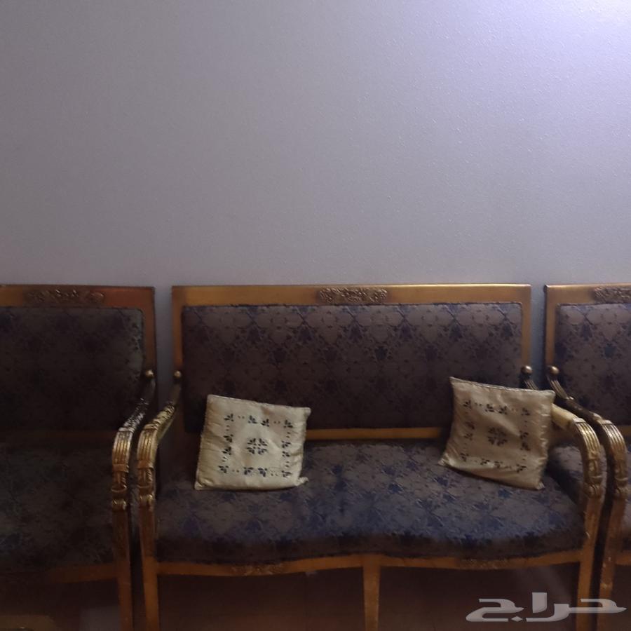 للبيع طقم كنب مع طوله تليفزيون جديده وطوله ثانيه64577064399619112