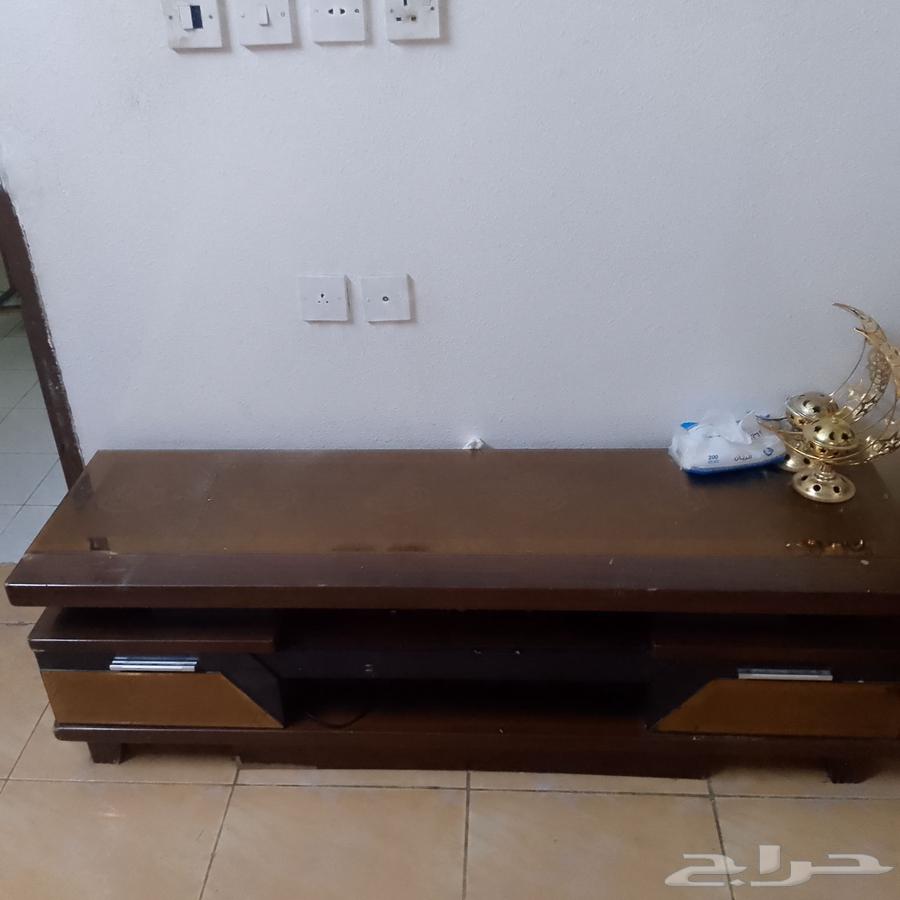 للبيع طقم كنب مع طوله تليفزيون جديده وطوله ثانيه64577064399619110