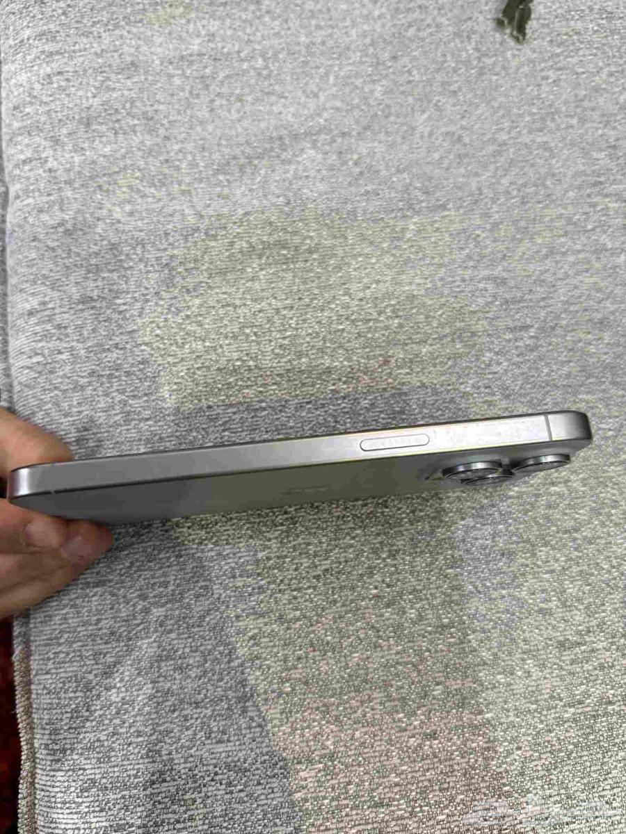 ايفون 15 برو ماكس البطاريه 92 الذاكره 25664577559233155113