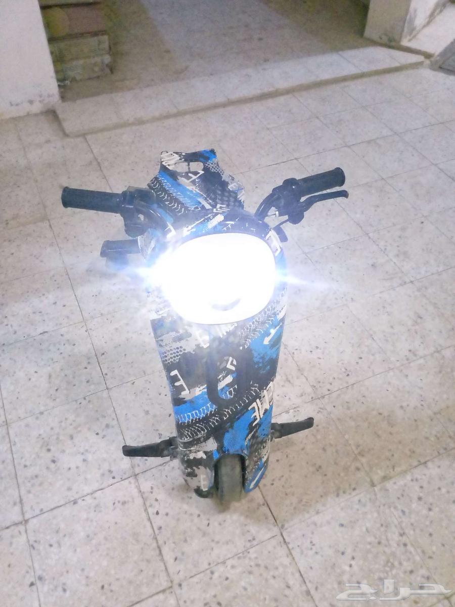 سكوتر كهربائي نضيف جدا للمستخدم مع بطاريه نضيفه وسليمه والا64578731273473110