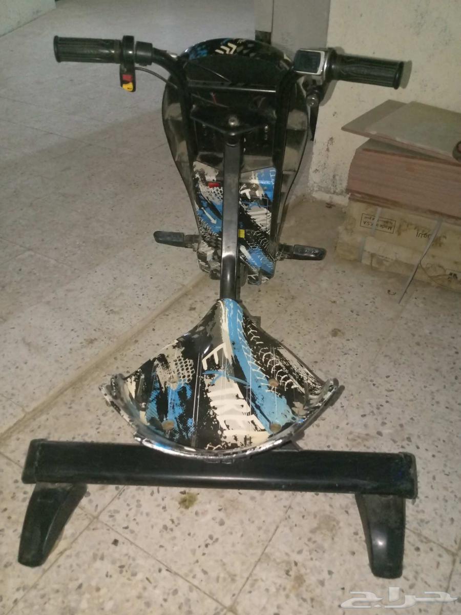 سكوتر كهربائي نضيف جدا للمستخدم مع بطاريه نضيفه وسليمه والا64578731273473114