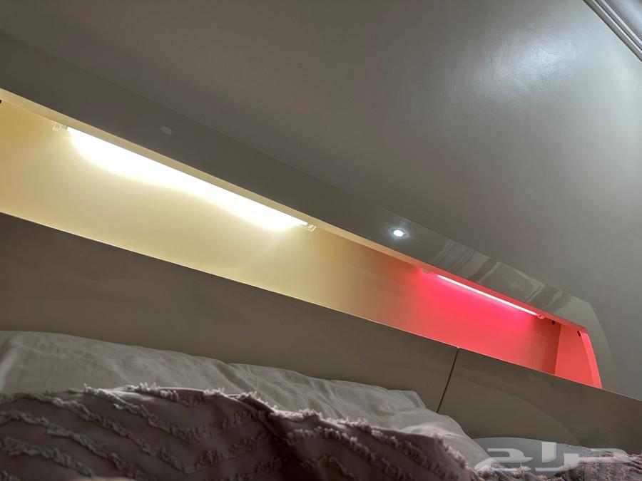 سرير كبير باضاءة خلفيه64574300038017110