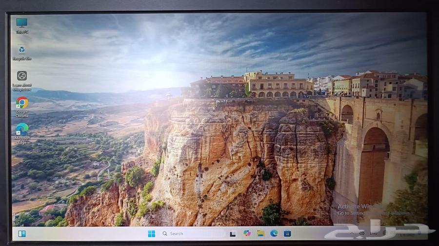 Computer with table and accessories64577276209923111