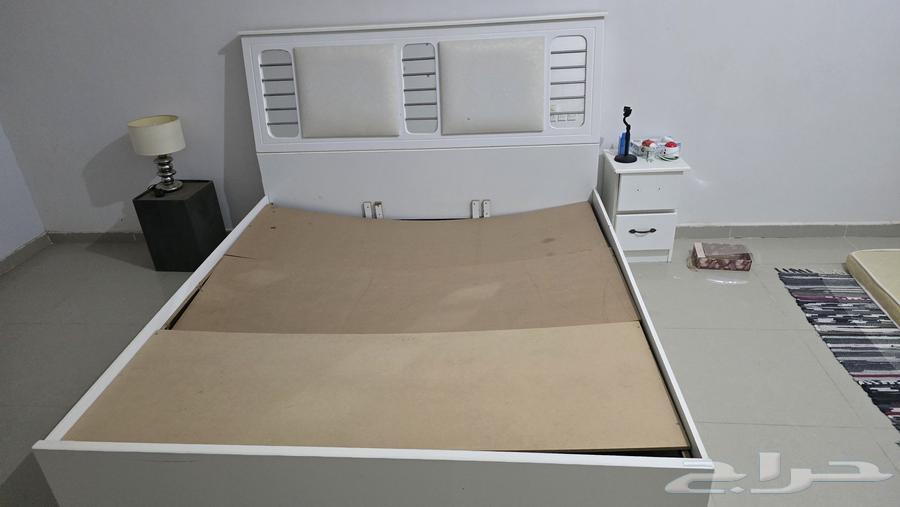 أثاث لمن يريده مجانا64574047789315112