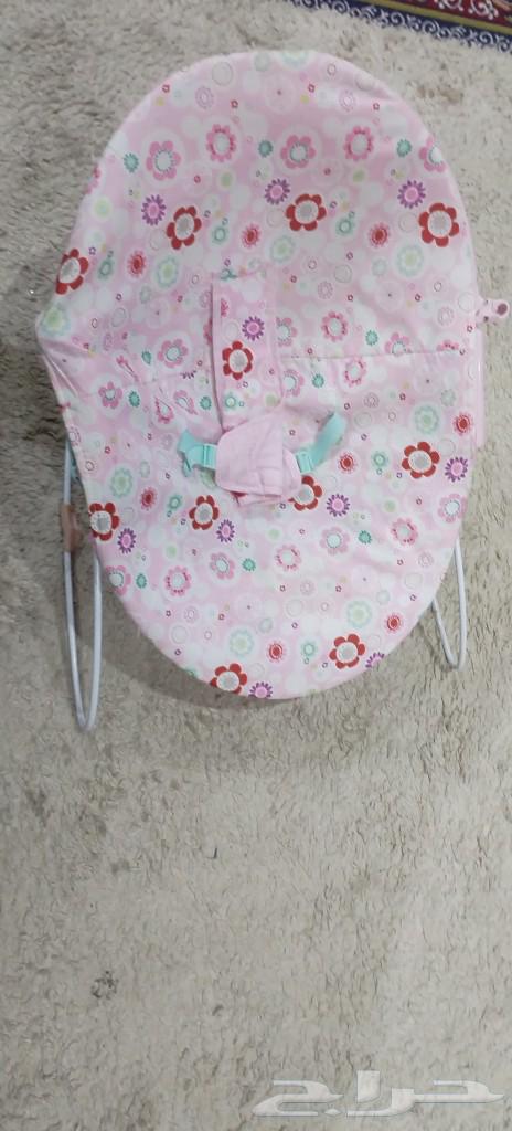 تواصل وتس او اتصال سرير اطفال شبه جديد واضح في الصورة64573573777411111