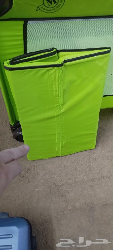 تواصل وتس او اتصال سرير اطفال شبه جديد واضح في الصورة64573573777411112