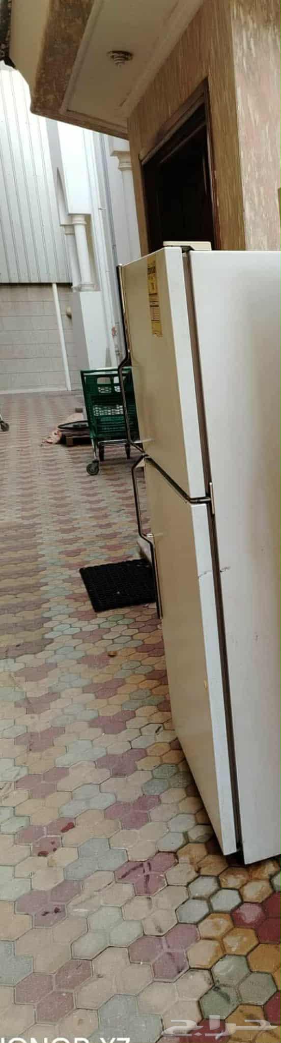 يوجد ثلاجه للبيع نظيفه مره64572786805761112