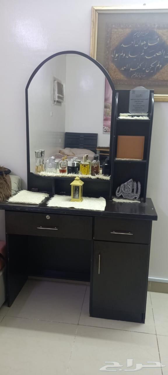 غرفة نوم سرير نفر وسرير نفر ونص ودولاب وتسريحة وعلاقة ملابس64577008618881112