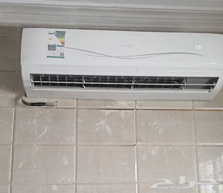 مكيف سبلت طنين ونصف شبه الجديد64574607151745110