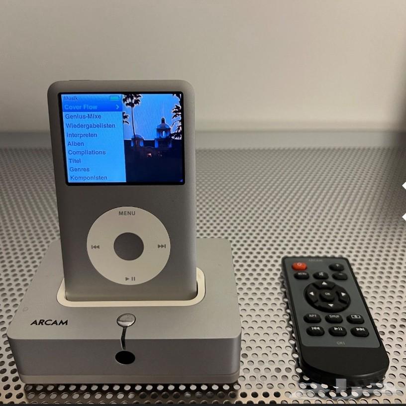 iPod Classic 160 GB with Arcam Air Dock64575279660675114