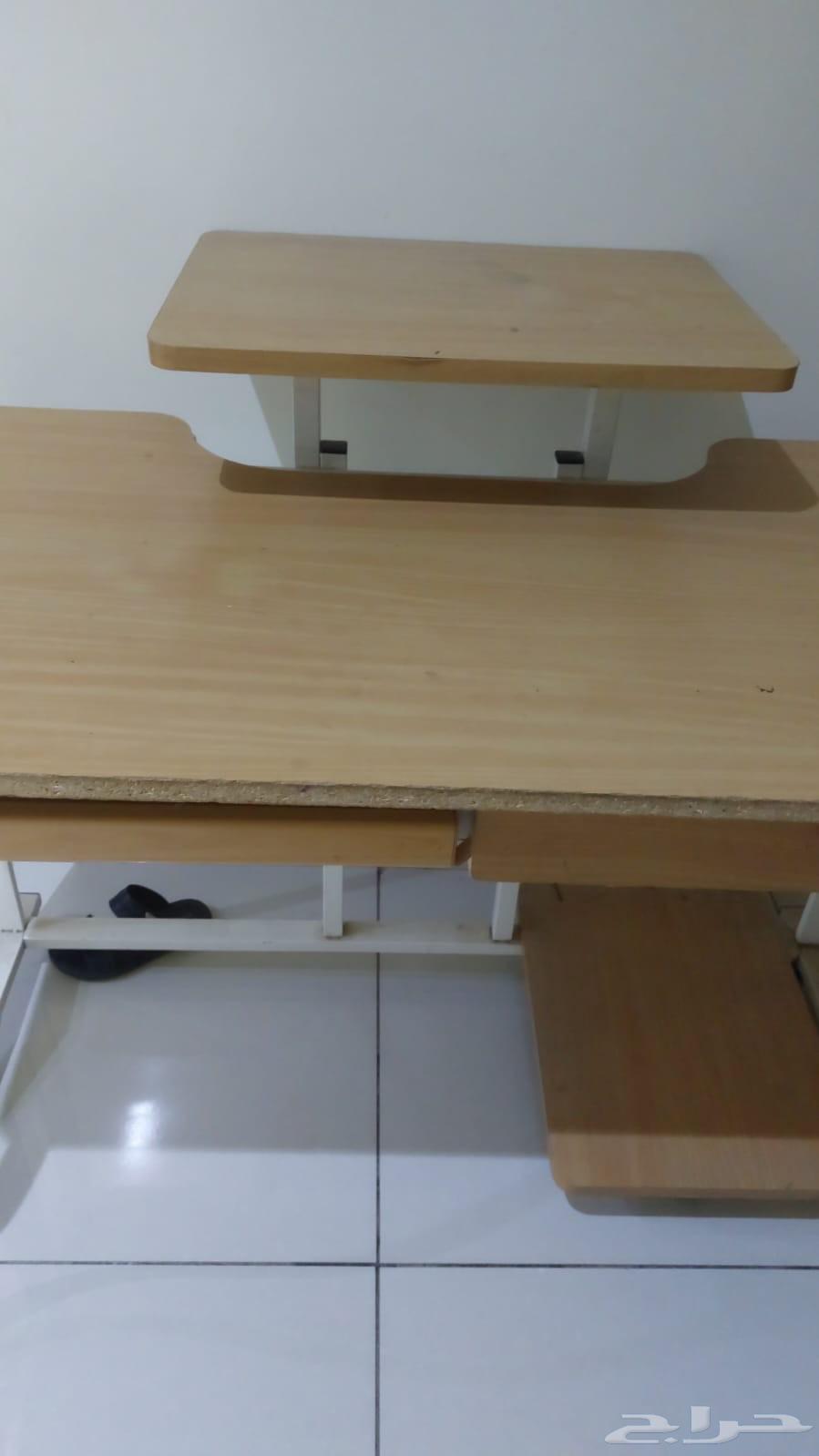 مكتبه بحالة ممتازة للبيع 100 ريال64572382689409110