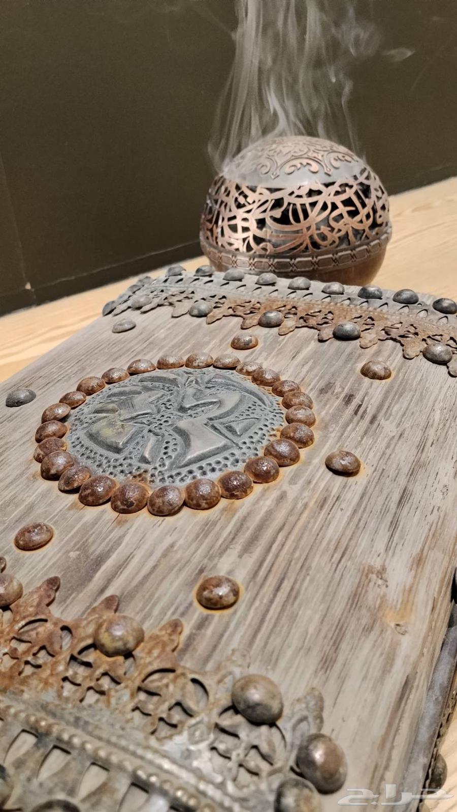 صندوق قديم مع مبخرة للبيع64577614860163111