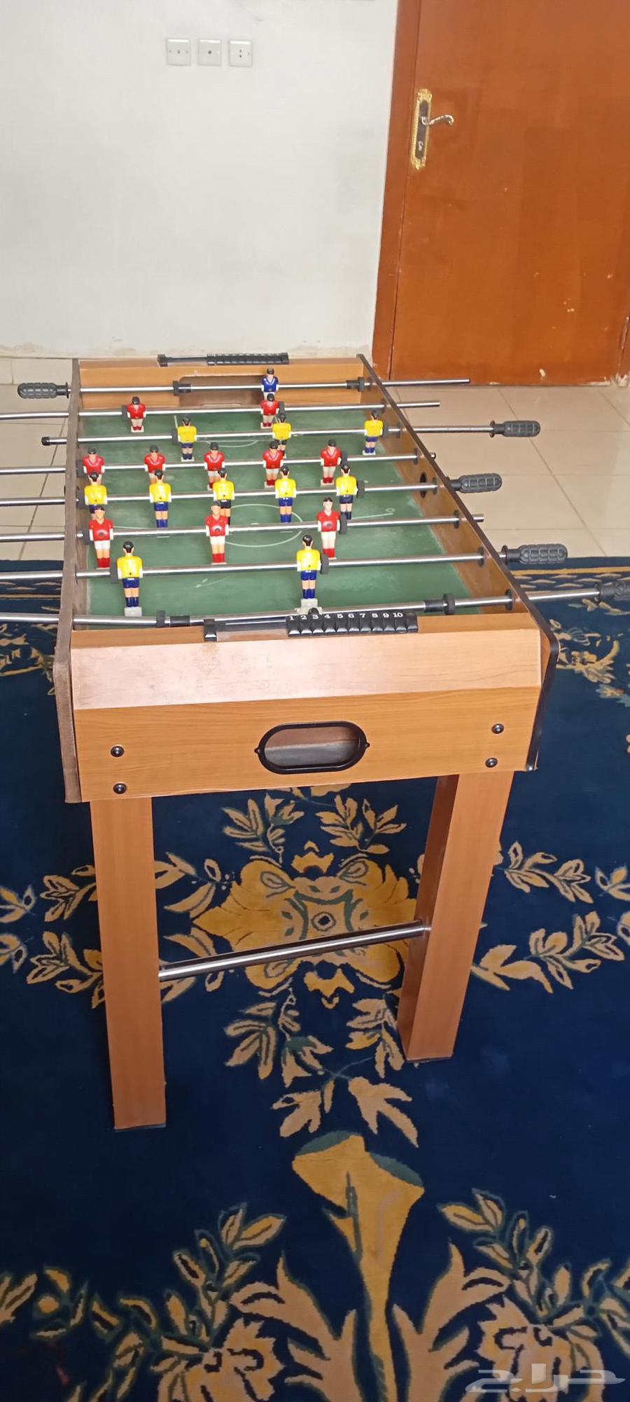 لعبت كورة قدم للبيع وميكيت 4 6للبيع مع الفرش يلي تحت المكيت64575794638337110