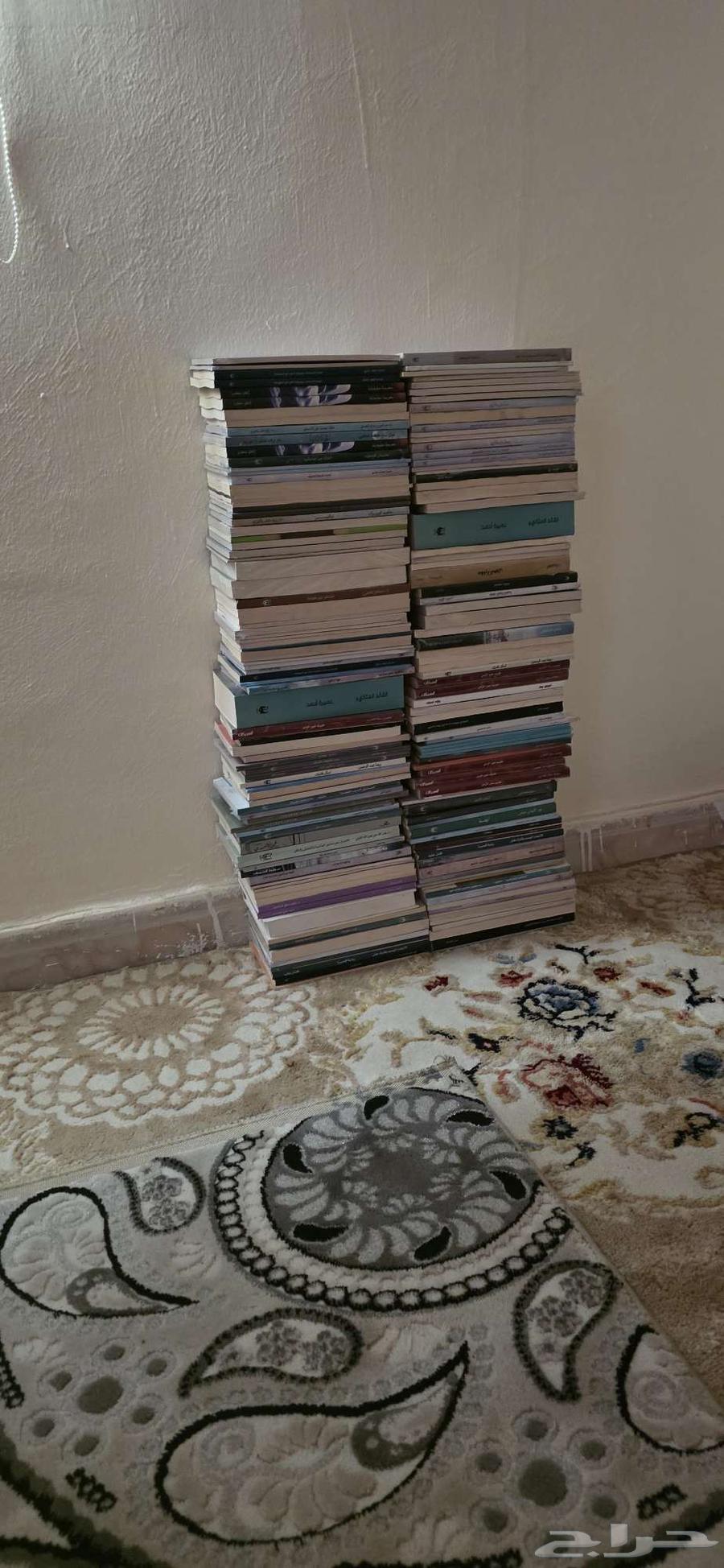 150 books, mostly novels and some self-development64573390164994110