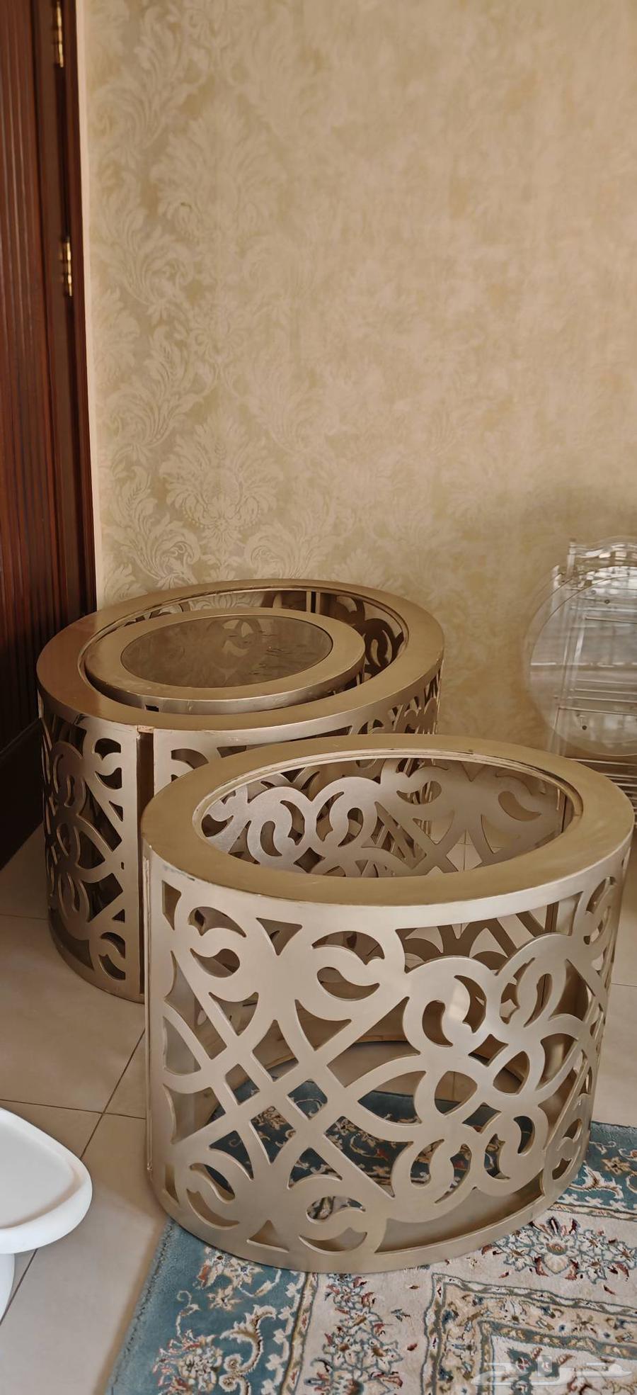 Wooden tables, 2 of them have broken glass64576157657345110