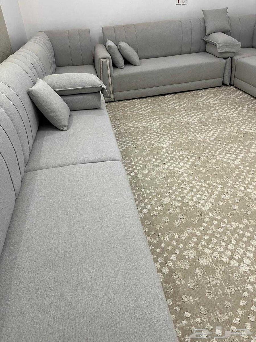 يوجد لدي كنب نظيف جدا جدا بحاله ممتازه مع الفرشه64574901977602113