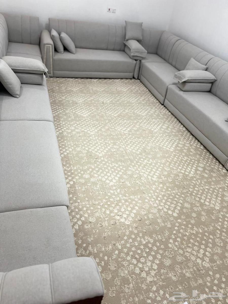 يوجد لدي كنب نظيف جدا جدا بحاله ممتازه مع الفرشه64574901977602112