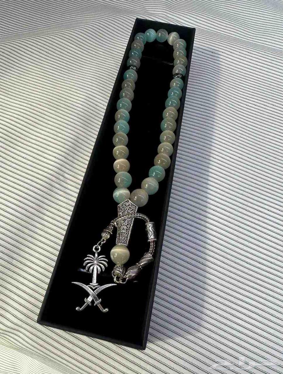 Seven swimming and a new palm tree64578103244803110