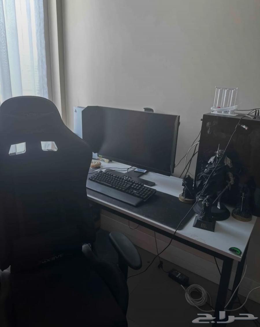 مكتب خشبي كبير للكمبيوتر64477672580355111