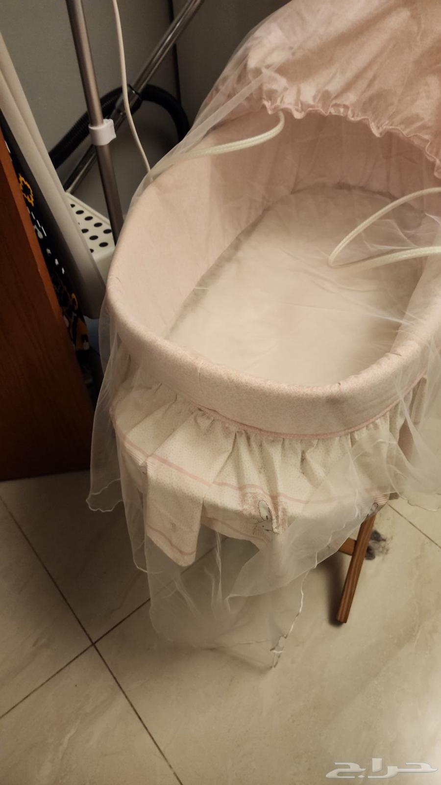 سرير اطفال بناتي جديد متنقل _كنبة مفرد من ايكيا64581032295810112