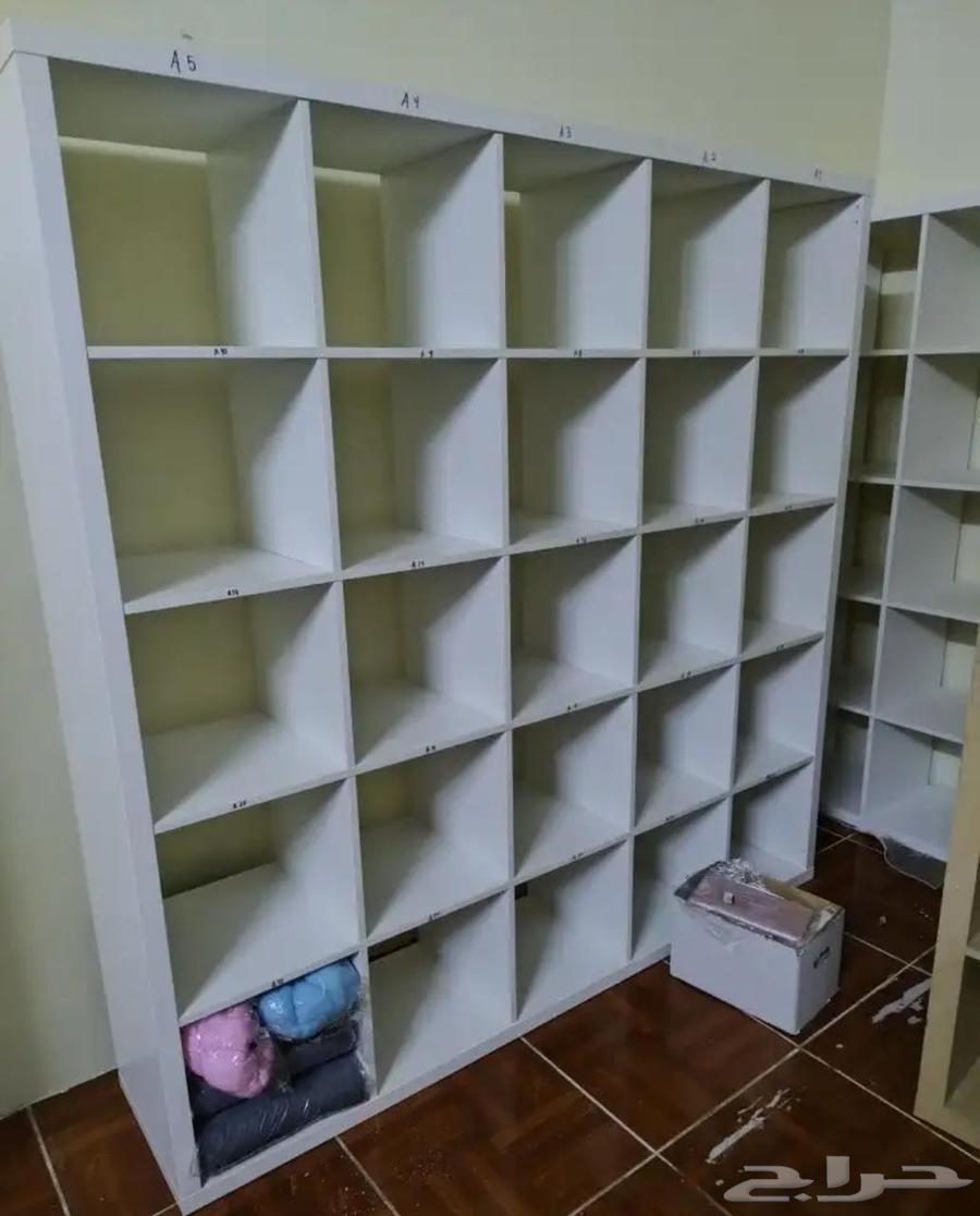 عدد 4 دولاب ايكيا شبه جديده 5x5 عدد الرفوف في الواحد 2564586489547265110