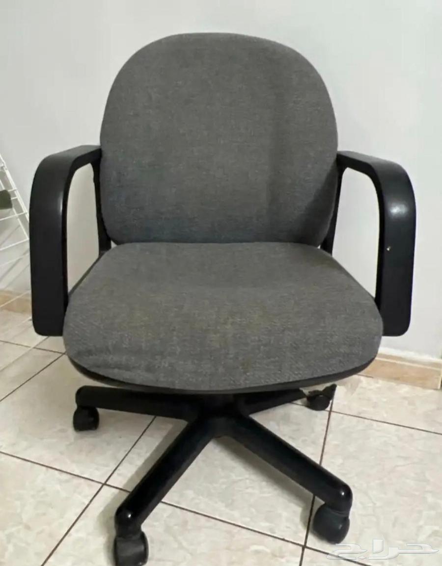 مكتب من ايكيا مع كرسي مكتبي64587391691011110